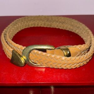 Women’s leather belt
Medium - 37”